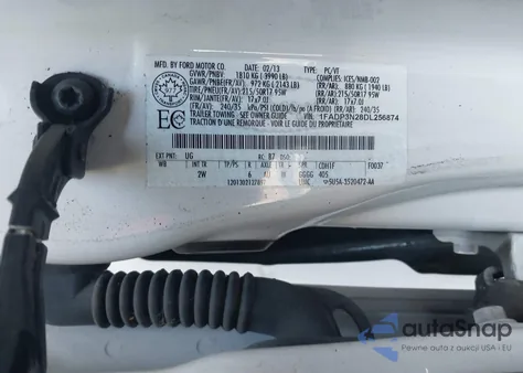 2013 Ford Focus Titanium z USA, uszkodzony, nr VIN 1FADP3N28DL256874